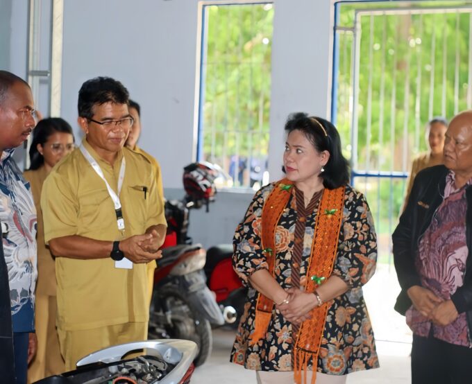 🌟 Kunjungan Ibu Anita J. Gah, Anggota DPR RI Komisi X, ke SMK Gonzaga Mbay