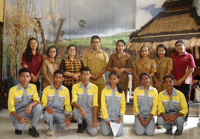 KOLABORASI SMK GONZAGA MBAY-DEKRANASDA NAGEKEO DORONG KREATIVITAS SISWA DAN PENINGKATAN MUTU PENDIDIKAN